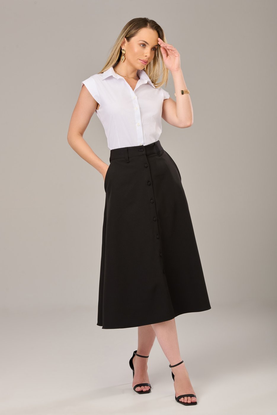 Usar Saia Saia De BotÃ£o Na Frente Preta Saia Evasê De Botões Preto